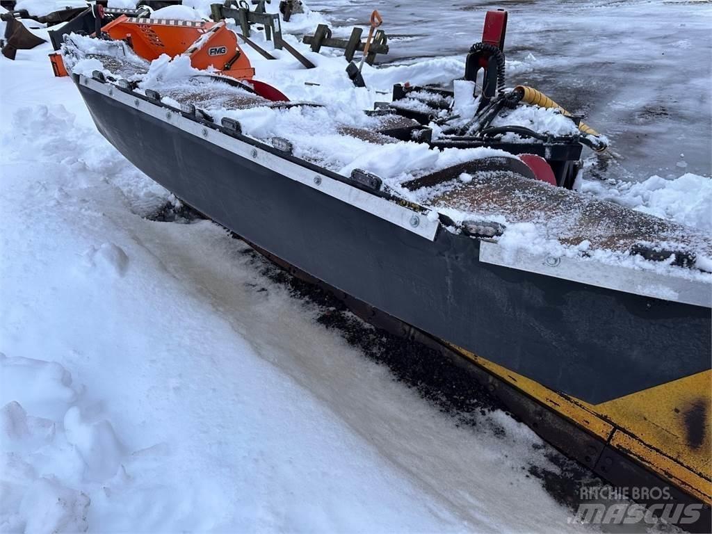 Ajax 3000 HJX Schneeschilde und -pflüge