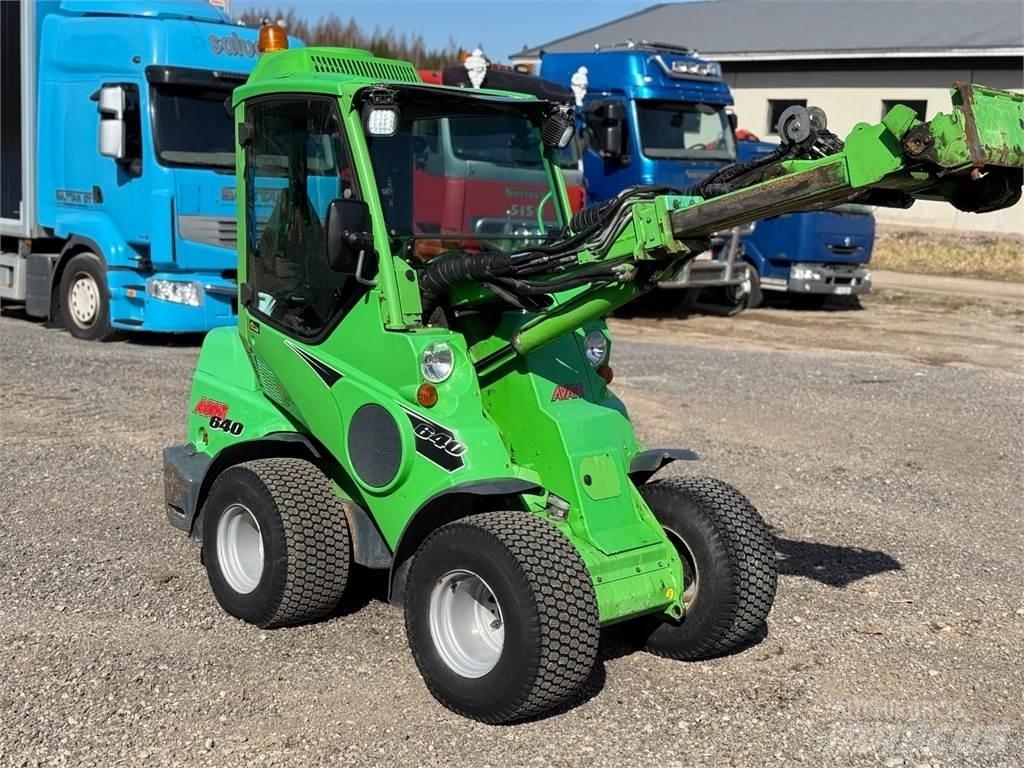 Avant 640 DLX Minilader