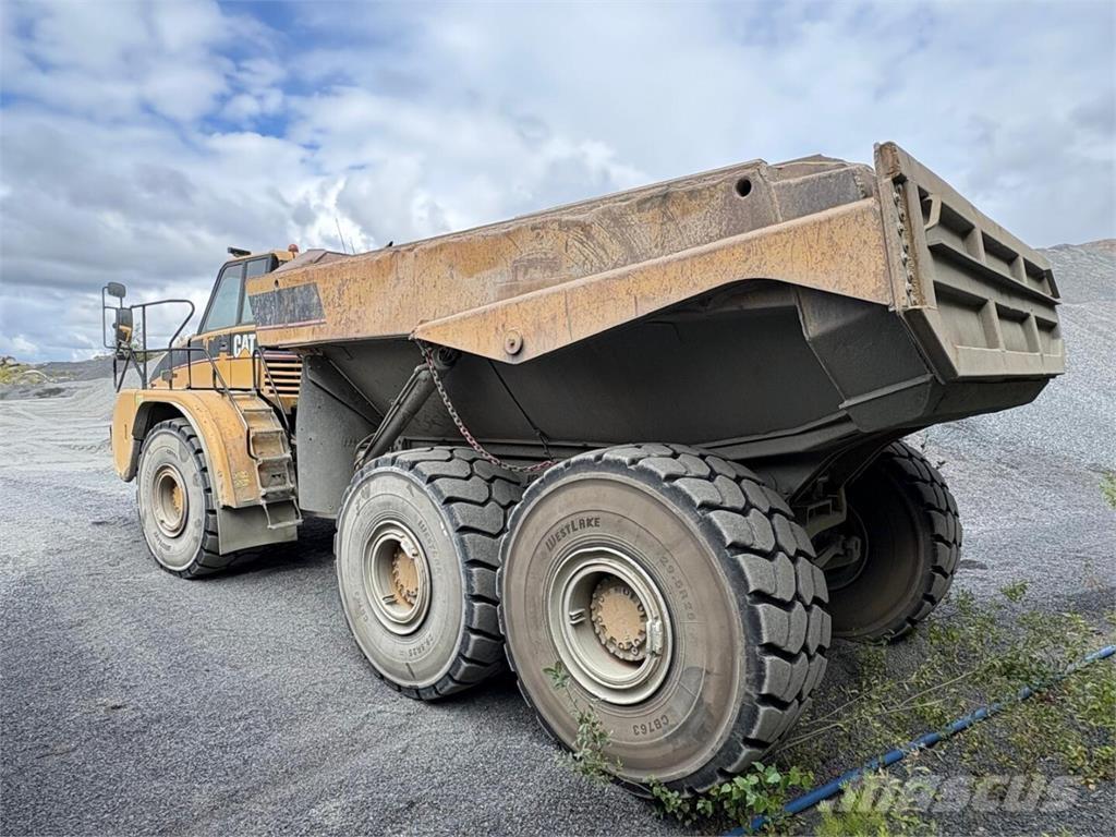 CAT 740 Dumper - Knickgelenk
