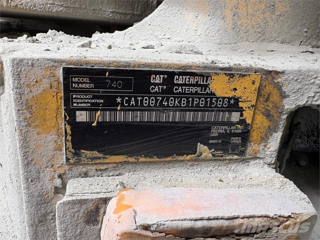 CAT 740 Dumper - Knickgelenk