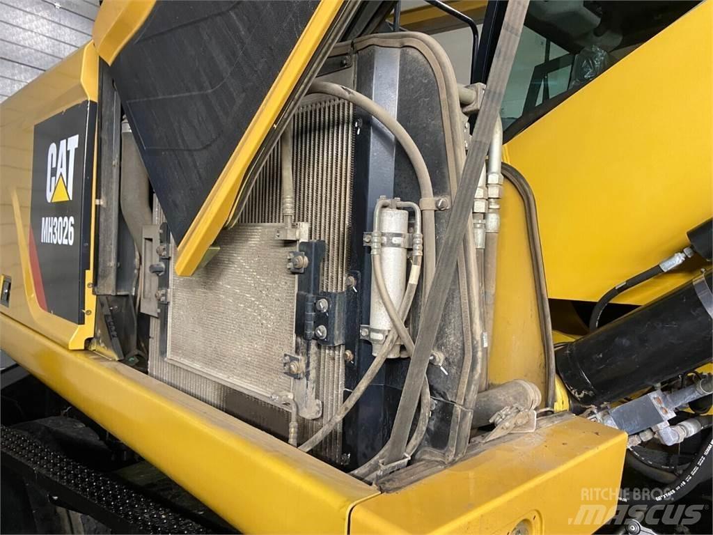 CAT MH 3026 Sonstige Flurförderzeuge