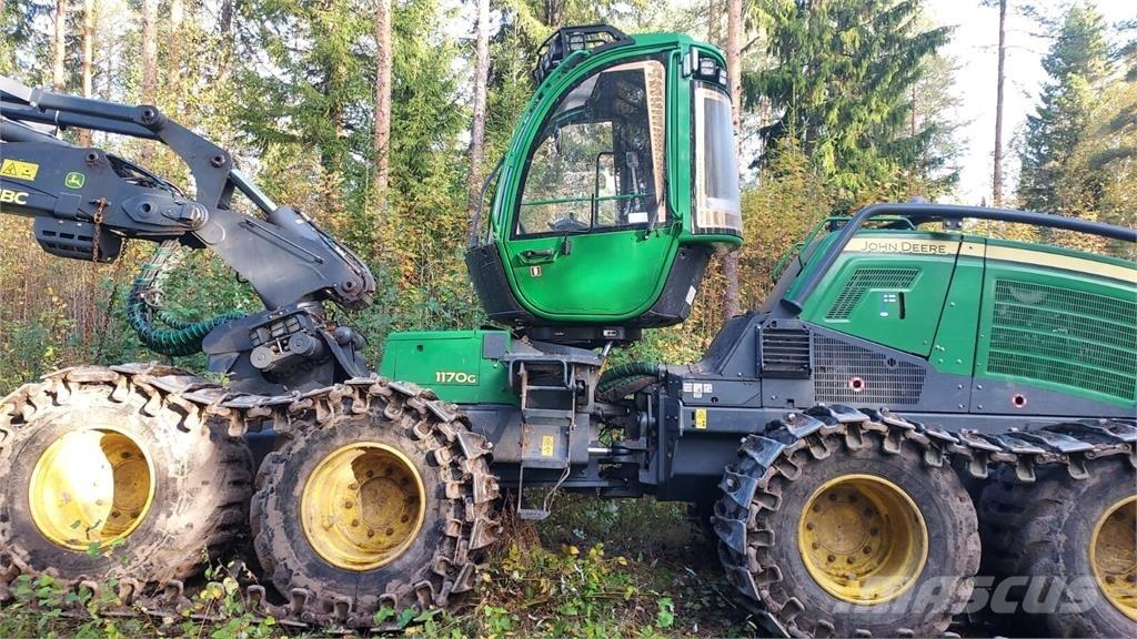 John Deere 1170G Harvester