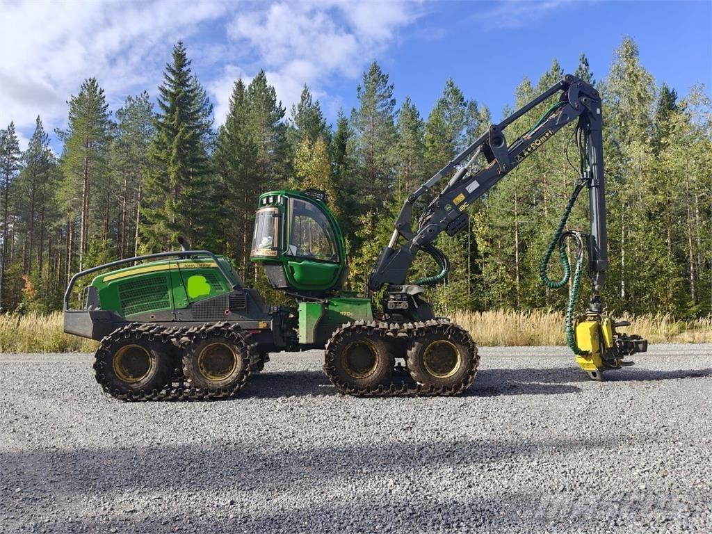 John Deere 1170G Harvester