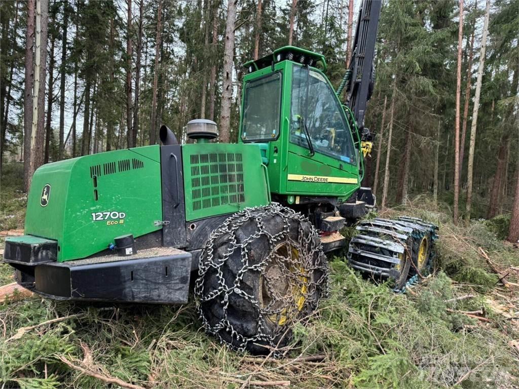 John Deere 1270D Harvester