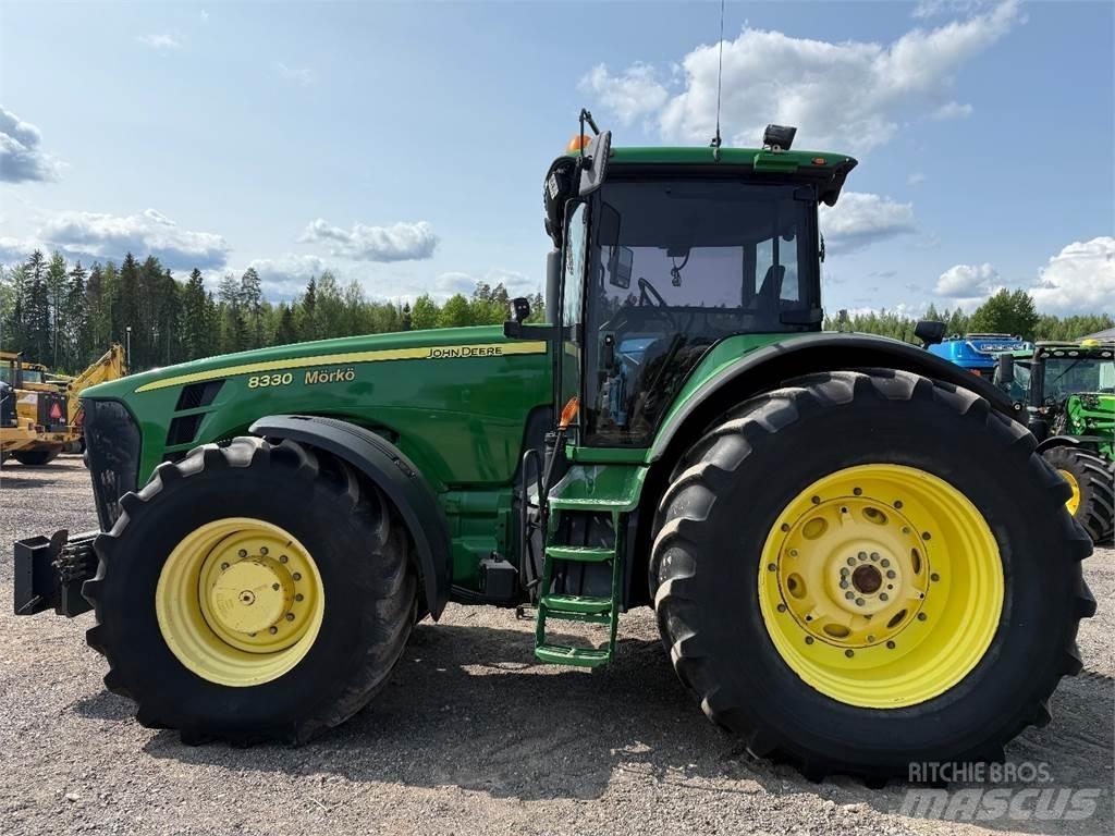 John Deere 8330 Traktoren