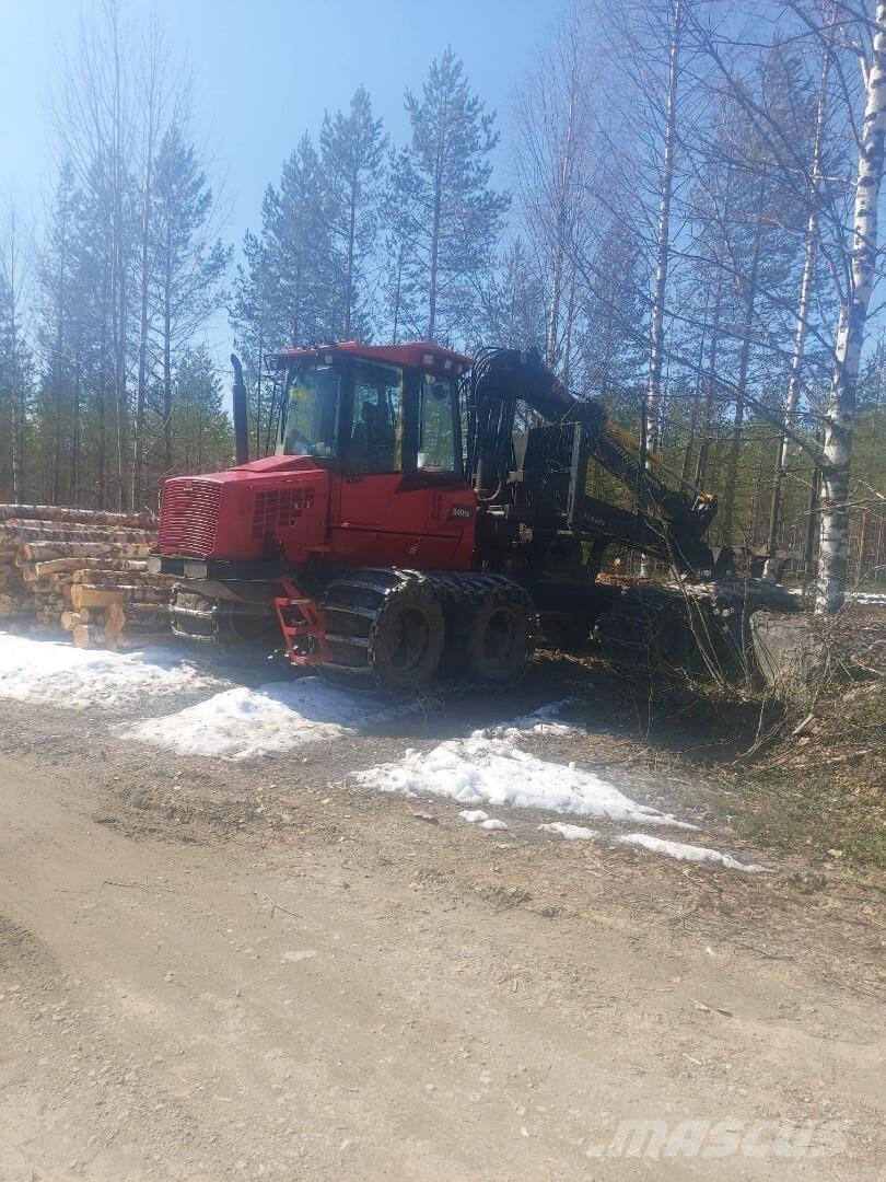 Komatsu 840 TX Forwarder