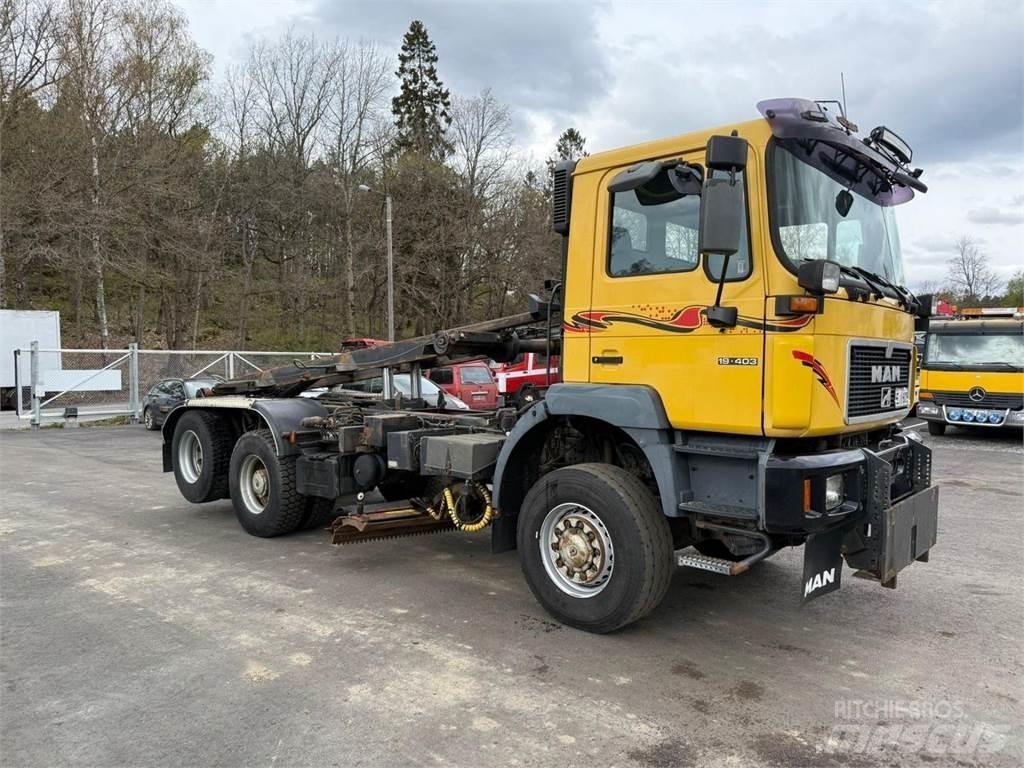 MAN 19.403 4x4 + 2 Kommunal-Sonderfahrzeuge