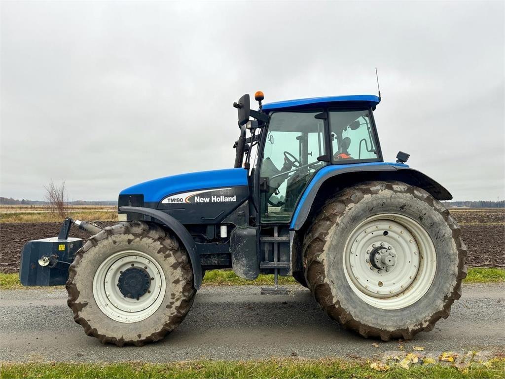 New Holland TM190 Traktoren