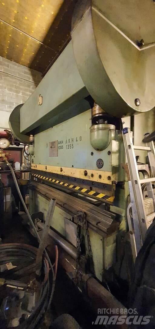  Särmäyspuristin Sonstige Baumaschinen