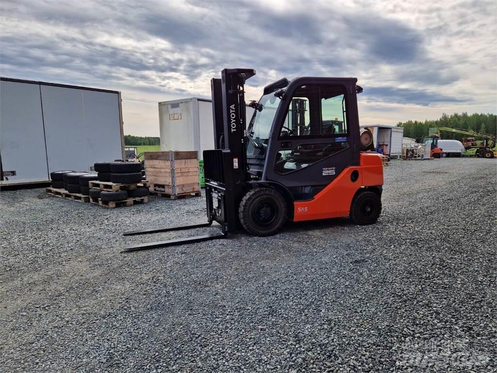 Toyota 02-8FGF25 LPG heftrucks