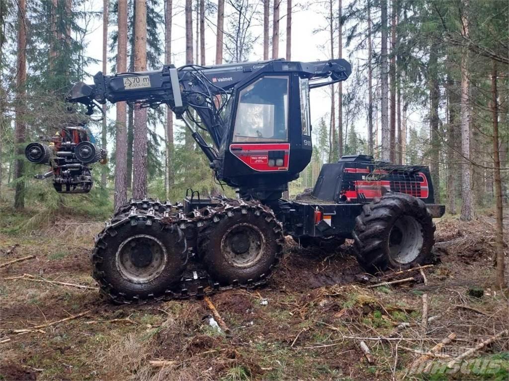 Valmet 911 Harvester