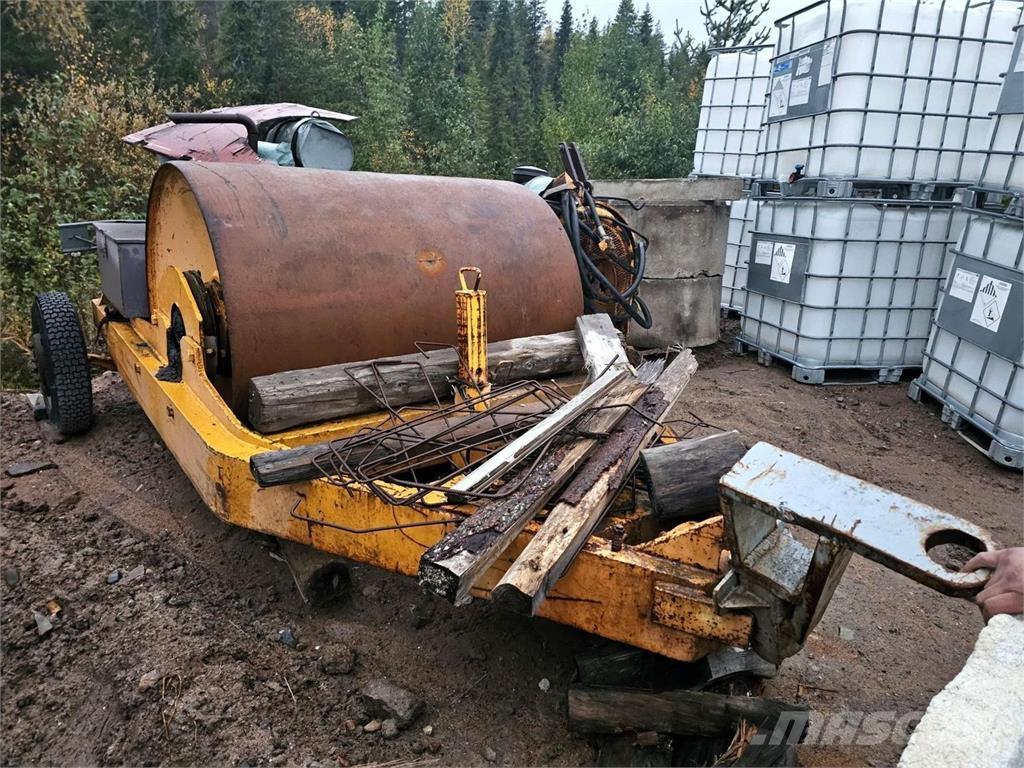  Valssijyrä Sonstige Baumaschinen