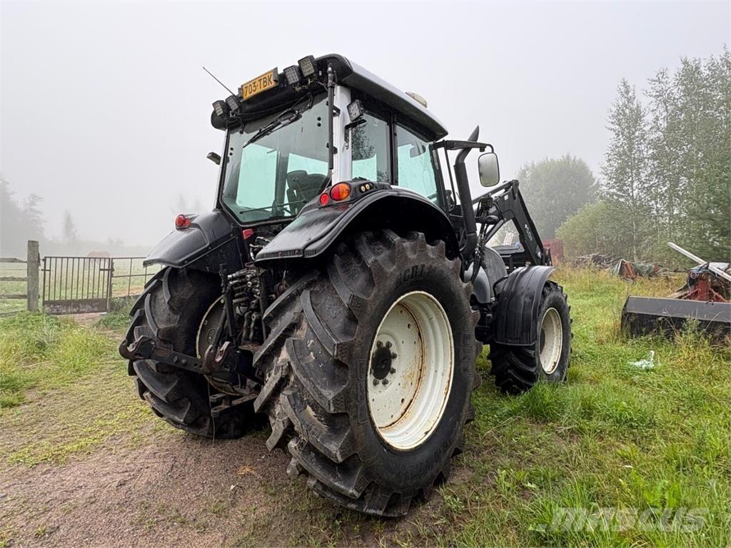 Valtra T 151 E Traktoren