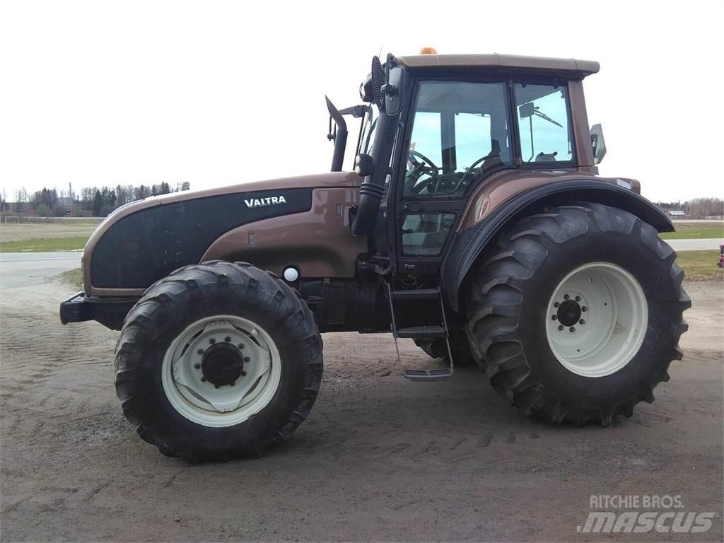 Valtra T 170 Traktoren