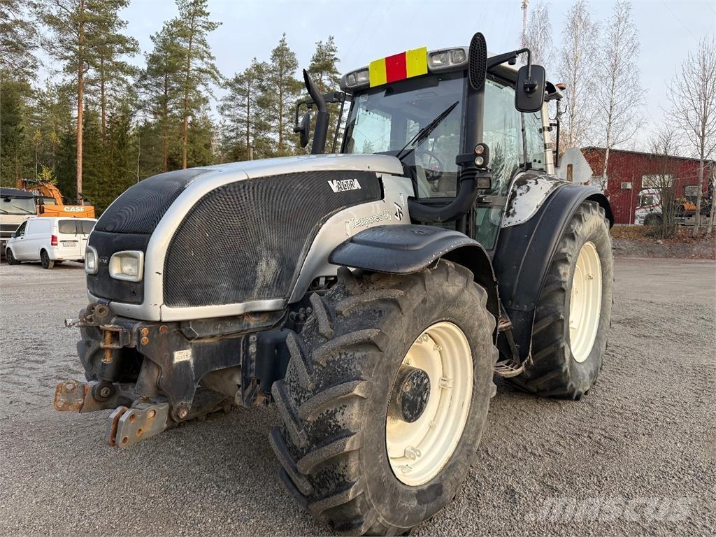 Valtra T190 Traktoren