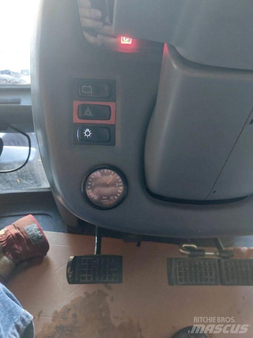 Valtra T202 D Traktoren