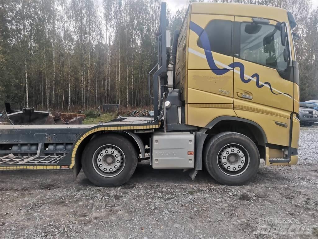 Volvo 750 Autotransporter