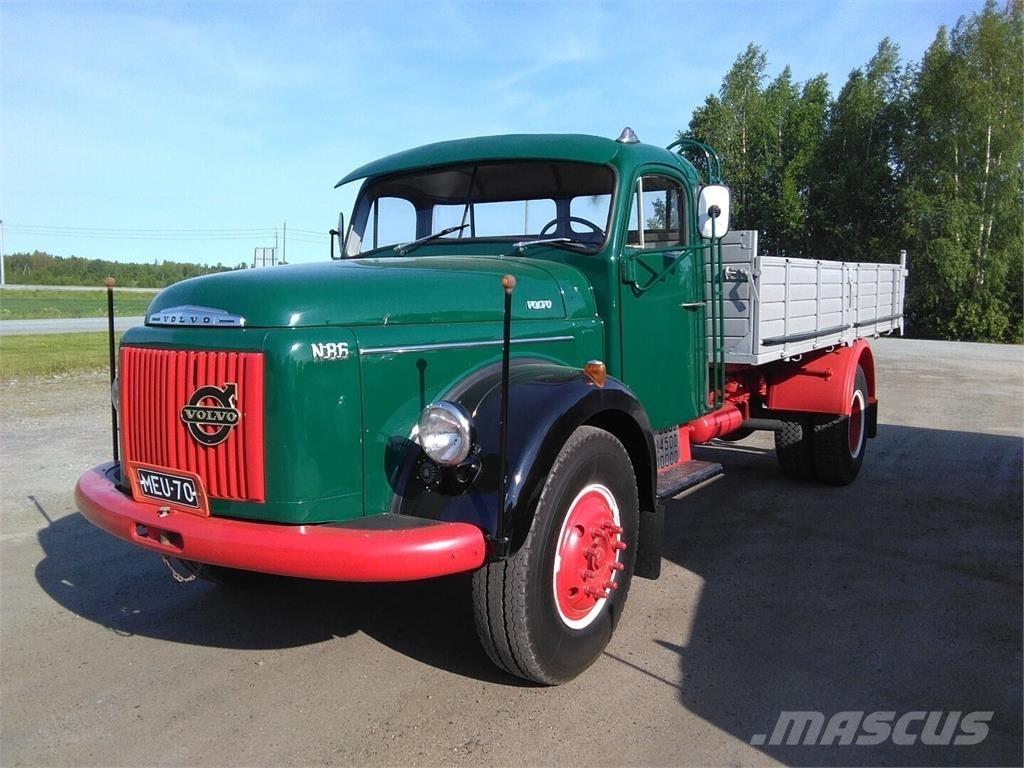 Volvo N 86 Pritschenwagen/Pritschenwagen mit Seitenklappe