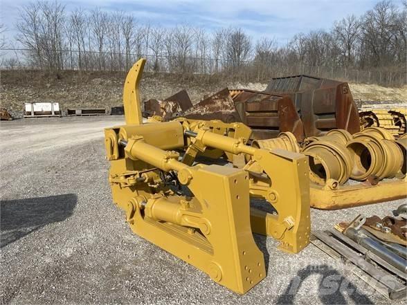 CAT D8 Aufreisser