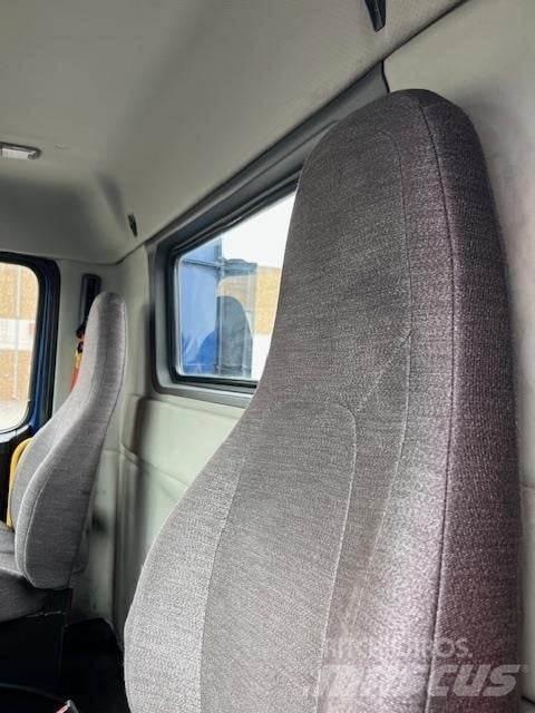 Volvo VNR64T300 Sattelzugmaschinen