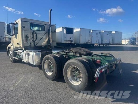 Volvo VNR64T300 Sattelzugmaschinen