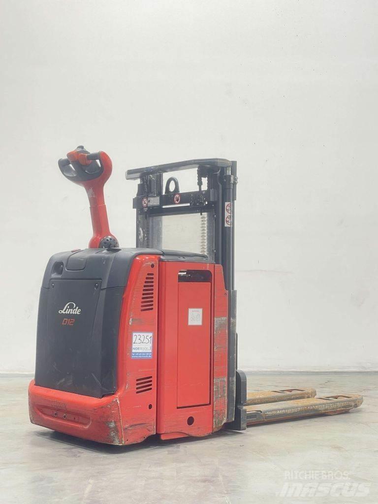 Linde D12-133 Deichselstapler