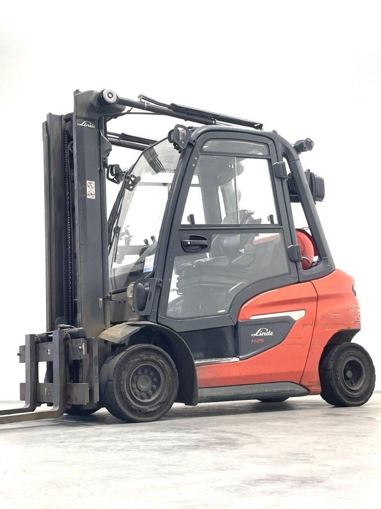 Linde H25T-01-1202 LPG heftrucks