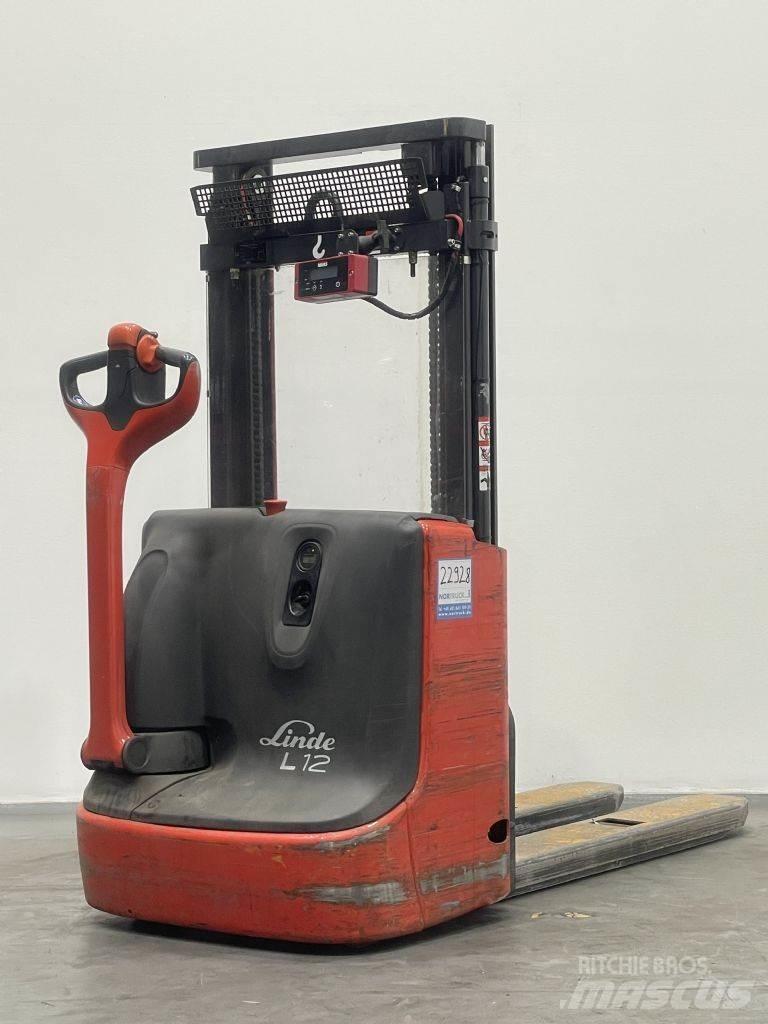 Linde L12 Deichselstapler