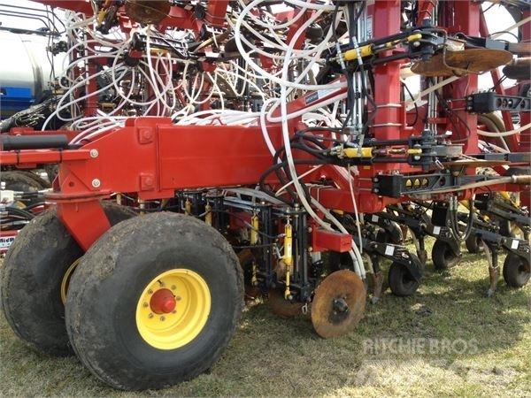 Bourgault 3310 Drillmaschinen