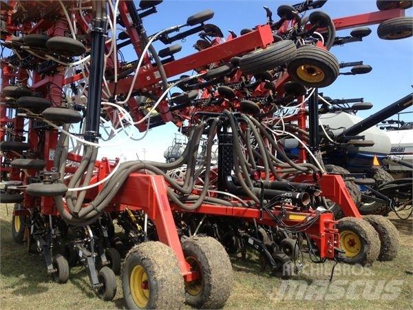 Bourgault 3310 Drillmaschinen