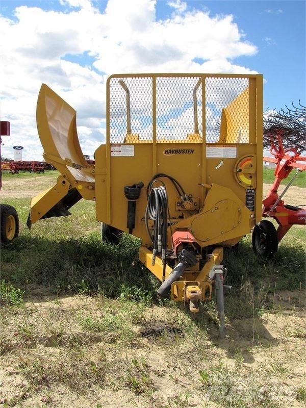 Haybuster 2650 Ballenschredder, -schneider und -wickler