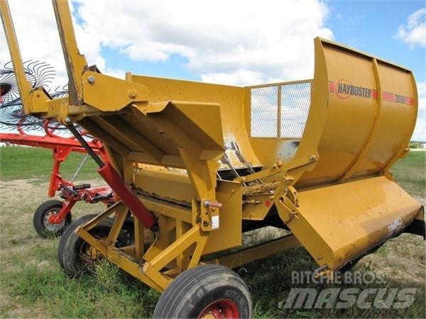 Haybuster 2650 Ballenschredder, -schneider und -wickler