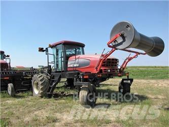 MacDon M150 Schwader