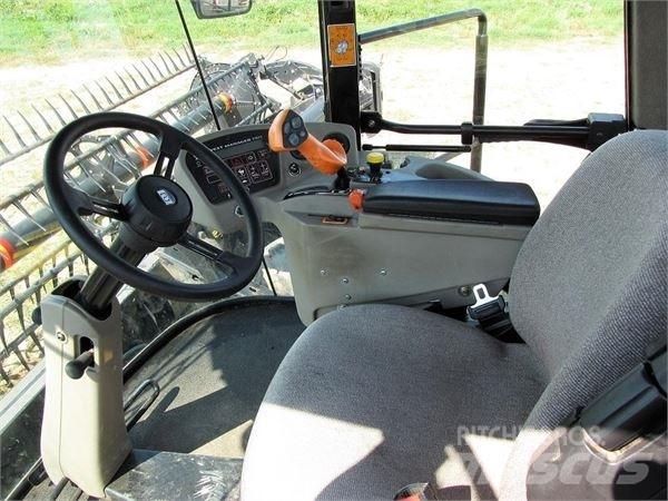 MacDon M150 Schwader