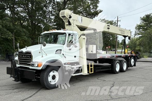 National 900A Kranwagen