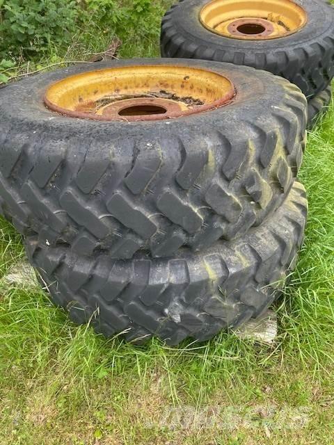  4ST LASTMASKINSDÄCK Reifen