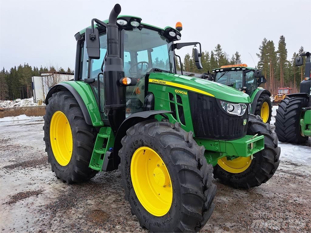 John Deere 6090M Traktoren