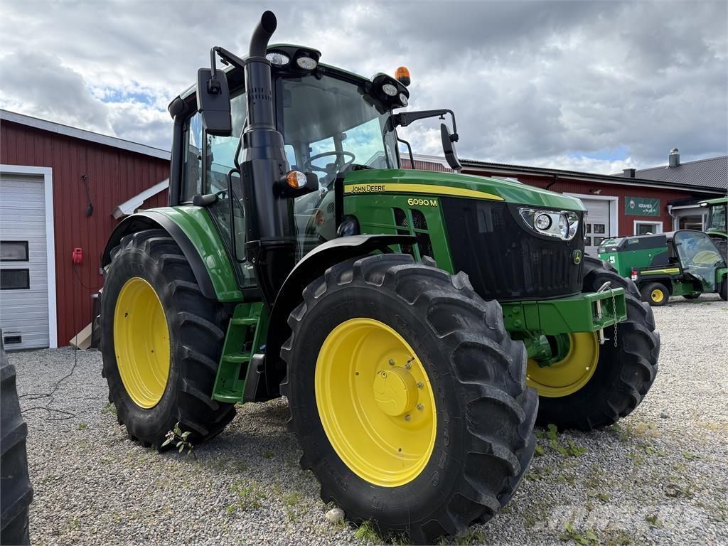 John Deere 6090M Traktoren