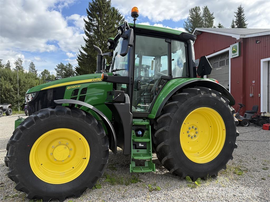 John Deere 6090M Traktoren