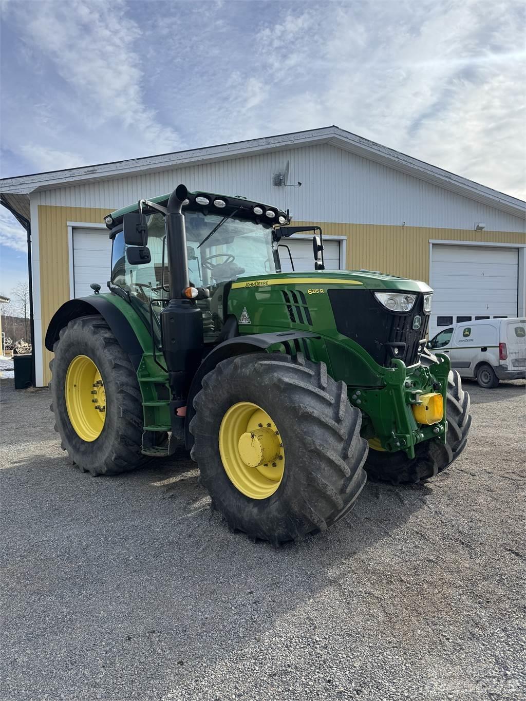 John Deere 6215R Traktoren