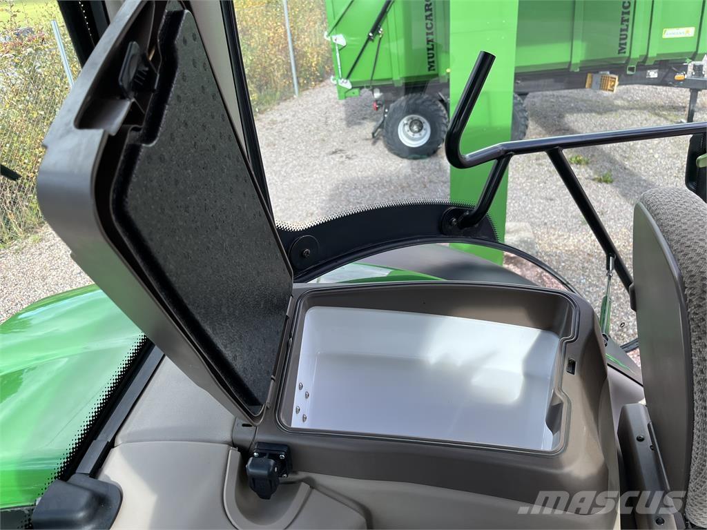 John Deere 6215R Traktoren