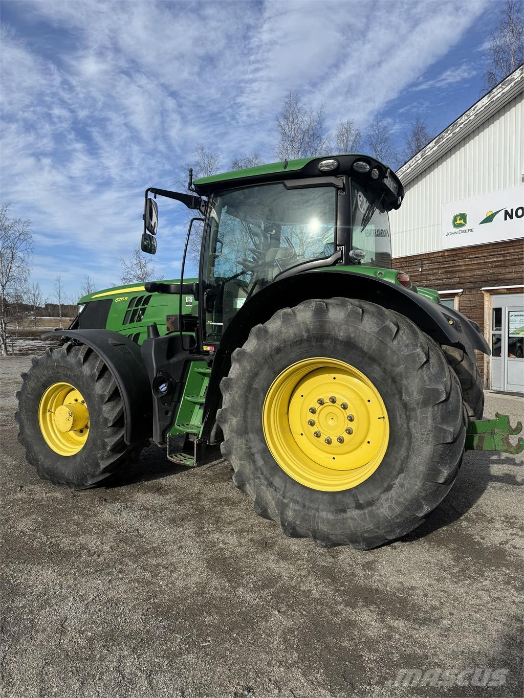 John Deere 6215R Traktoren