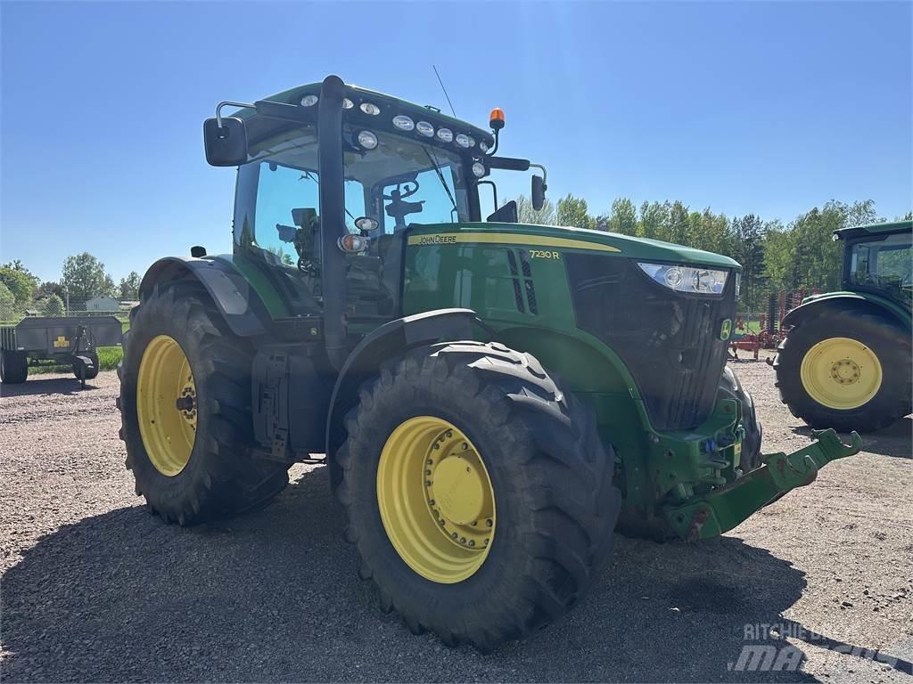 John Deere 7230R Traktoren