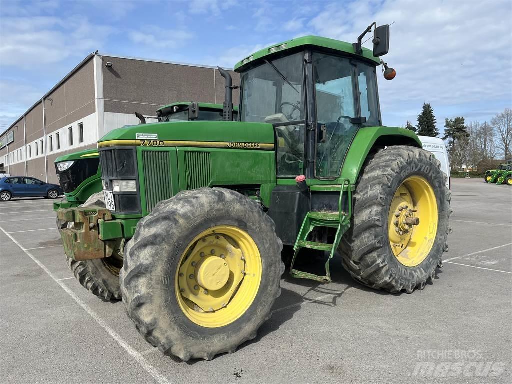 John Deere 7700 Traktoren
