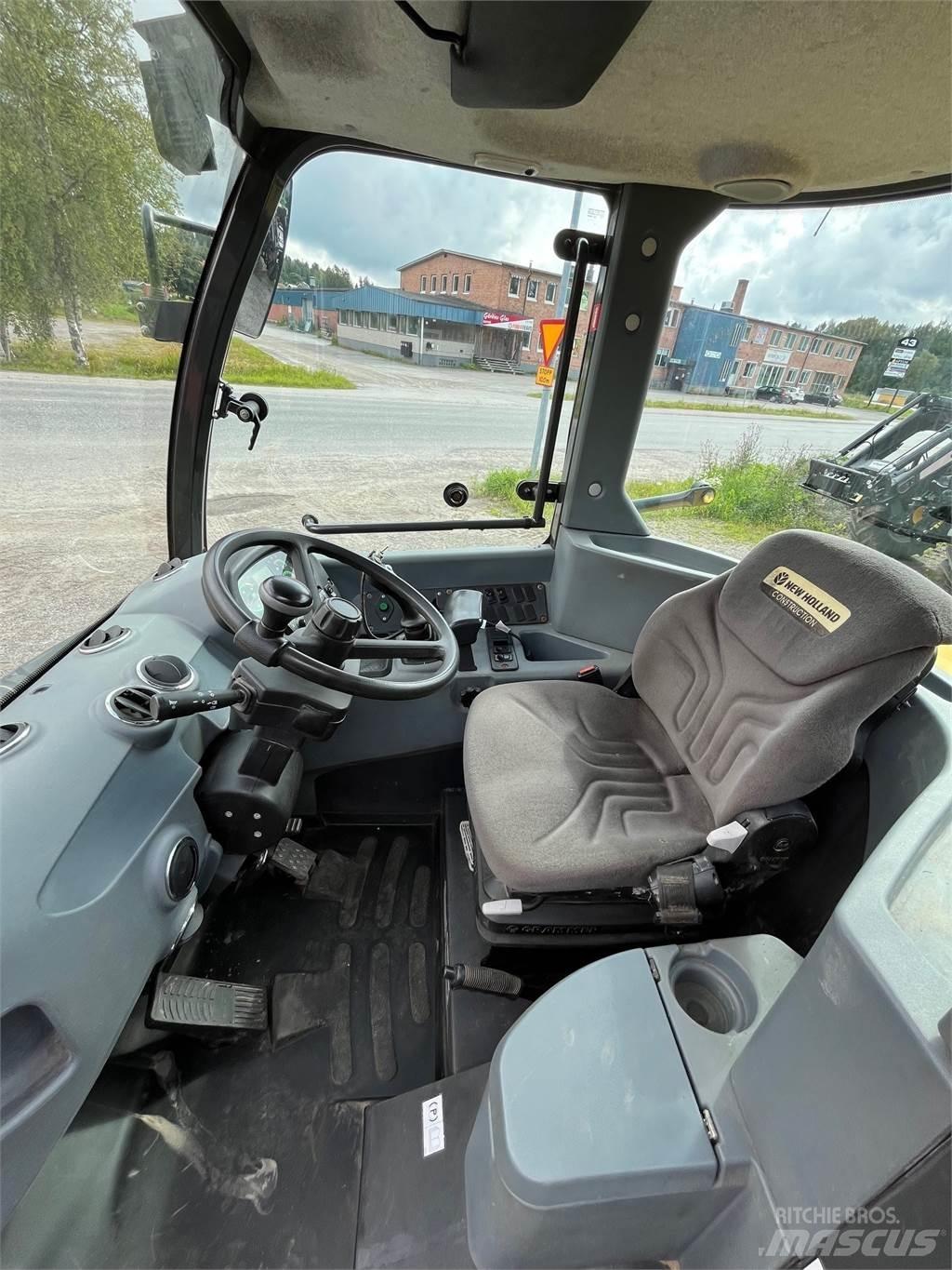 New Holland W70C Radlader