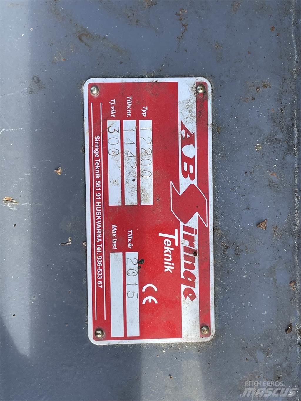 Siringe T 2200 Schneeschilde und -pflüge