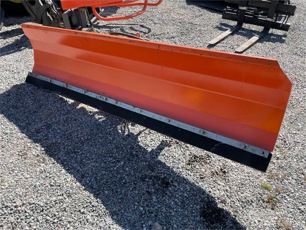 Tarmo PL2500 Schneeschilde und -pflüge