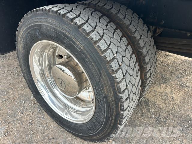 GMC C5500 Pritschenwagen mit Seilwinde