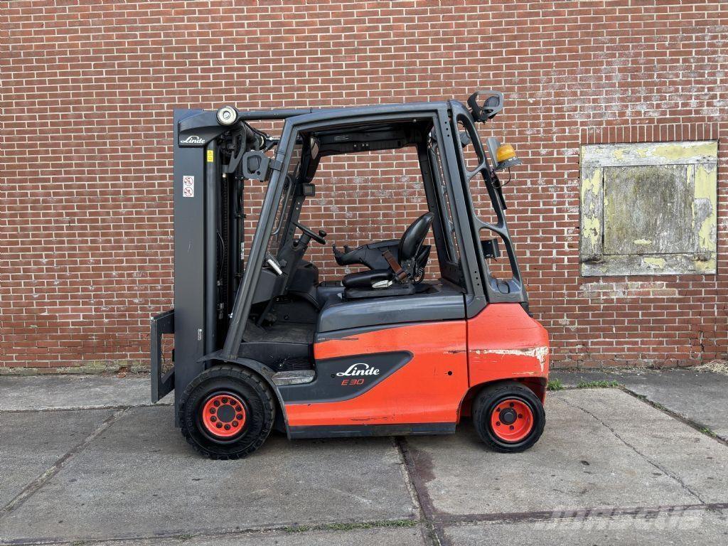 Linde E30-01 Elektrische heftrucks