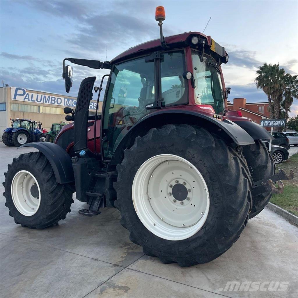 Valtra N174 Traktoren